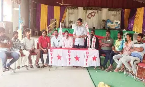 ఉద్యోగ‌, ఉపాధి అవ‌కాశాలు క‌ల్పించాలి : డీవైఎఫ్ఐ
