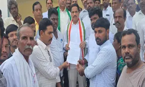 ఎర్ర‌వ‌ల్లి, తాండాల‌ను ముంపున‌కు గురికాకుండా కాపాడాలి :  గోకారం రిజ‌ర్వాయ‌ర్ బాధితులు