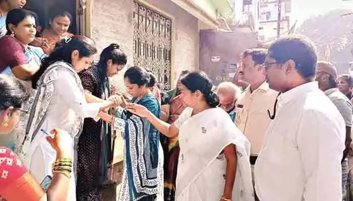 పుష్పవతి అయిన కూతురు.. రెండేళ్లుగా చీకటి గదిలో బంధించిన తల్లి.. చివరికి.. పుష్పవతి అయిన కూతురు.. రెండేళ్లుగా చీకటి గదిలో బంధించిన తల్లి.. చివరికి..