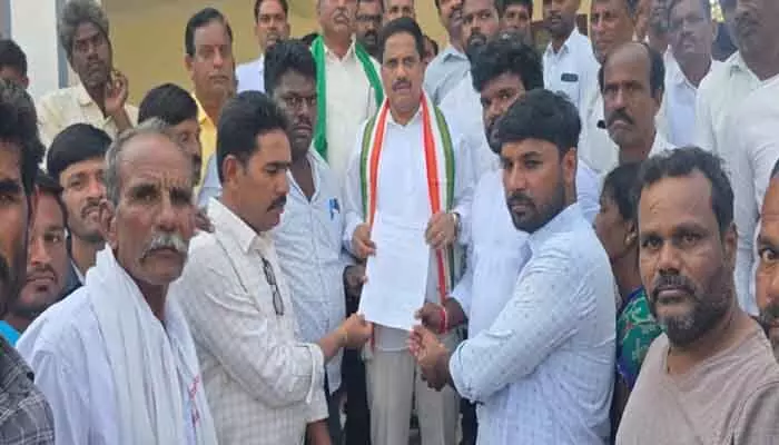 ఎర్రవల్లి, తాండాలను ముంపునకు గురికాకుండా కాపాడాలి : గోకారం రిజర్వాయర్ బాధితులు ఎర్రవల్లి, తాండాలను ముంపునకు గురికాకుండా కాపాడాలి : గోకారం రిజర్వాయర్ బాధితులు