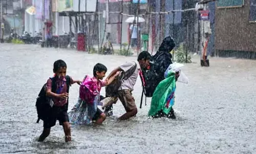 దంచికొడుతున్న భారీ వర్షాలు.. ఎల్లో అలర్ట్ జారీ చేసిన అధికారులు