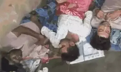 గదిలో నలుగురు స్నేహితుల మృతి..