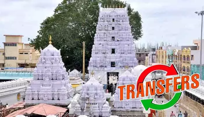 వేములవాడ ఆలయ ఉద్యోగులకు షాక్.. భారీగా అంతర్గత బదిలీలు వేములవాడ ఆలయ ఉద్యోగులకు షాక్.. భారీగా అంతర్గత బదిలీలు