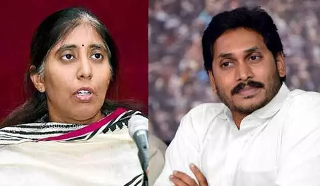 Nampally: కోర్టు వద్ద జగన్, సునీత ఎడమొహం.. పెడమొహం Nampally: కోర్టు వద్ద జగన్, సునీత ఎడమొహం.. పెడమొహం