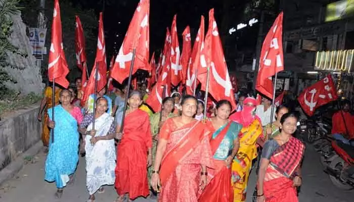 ప్రజా ఉద్యమాలకు ఊపిరిలూదిన చరిత్ర సీపీఐది : పల్లా వెంకటరెడ్డి ప్రజా ఉద్యమాలకు ఊపిరిలూదిన చరిత్ర సీపీఐది : పల్లా వెంకటరెడ్డి