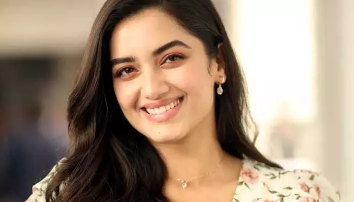 రెండు సినిమాలకే చాలా ఫాలోయింగ్.. ఇది జస్ట్ బిగినింగ్ మాత్రమే అంటున్న భాగ్యశ్రీ బోర్సే రెండు సినిమాలకే చాలా ఫాలోయింగ్.. ఇది జస్ట్ బిగినింగ్ మాత్రమే అంటున్న భాగ్యశ్రీ బోర్సే