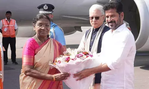 హైదరాబాద్ చేరుకున్న రాష్ట్రపతి ద్రౌపది ముర్ము.. స్వాగతం పలికిన గవర్నర్, సీఎం