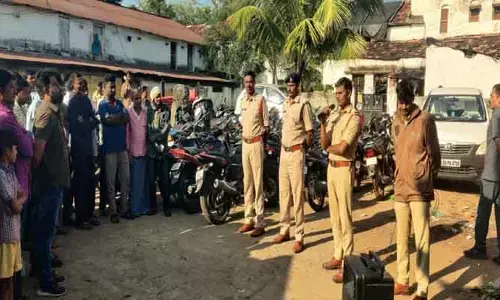 బజార్ హత్నూర్ లో కార్డన్ సెర్చ్..44 బైకులు స్వాధీనం