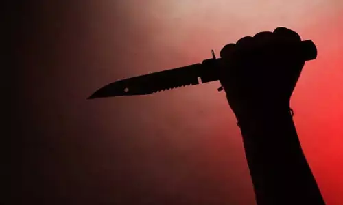 కత్తితో స్కూల్ వాచ్ మెన్ పై దాడి