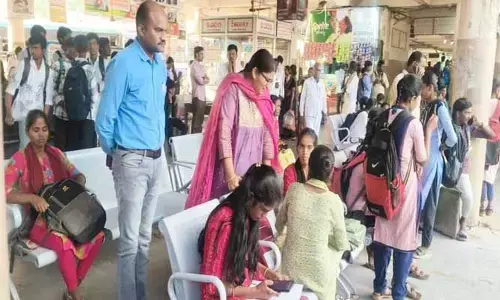 బాలికల భద్రత పోలీస్ శాఖ బాధ్యత :  ఎస్పీ జానకి