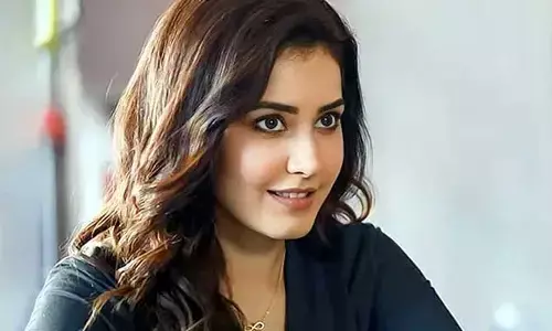 Raashi Khanna : అభిమానితో డేటింగ్‌కు మీరు సిద్ధమా.. షాకింగ్ ఆన్సర్ ఇచ్చిన రాశీ ఖన్నా
