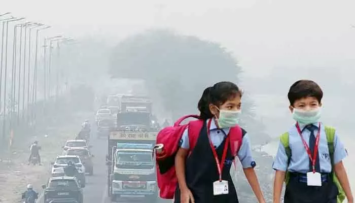 ఢిల్లీలో దారుణంగా ఎయిర్ క్వాలిటీ.. స్కూళ్లలో అవుట్డోర్ యాక్టివిటీస్పై నిషేధం ఢిల్లీలో దారుణంగా ఎయిర్ క్వాలిటీ.. స్కూళ్లలో అవుట్డోర్ యాక్టివిటీస్పై నిషేధం