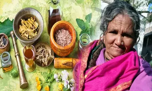 నాటు వైద్యం మందు తయారు చేస్తుండగా వైద్యుడి భార్య మృతి.. ఇద్దరికి తీవ్ర అస్వస్థత