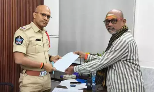 పరకామణి రిట్ పిటిషనర్ శ్రీనివాసులుకు భద్రత పెంపు