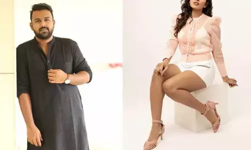 టాలీవుడ్ హీరోయిన్‌తో ప్రేమ.. ఫుల్ ఎంజాయ్ చేస్తున్నానంటూ  క్లారిటీ ఇచ్చేసిన యంగ్ డైరెక్టర్!