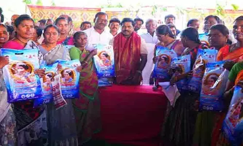 మ‌హిళ‌లు అభివృద్ధి చెందితేనే రాష్ట్రం అభివృద్ధి : ఎమ్మెల్యే చిక్కుడు వంశీకృష్ణ