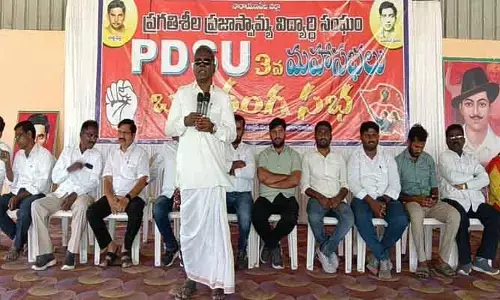 సామాజిక సమస్యలపై పోరాడుతూనే పరిష్కరించుకోవాలి : మాజీ ఎమ్మెల్యే గుమ్మడి నరసయ్య