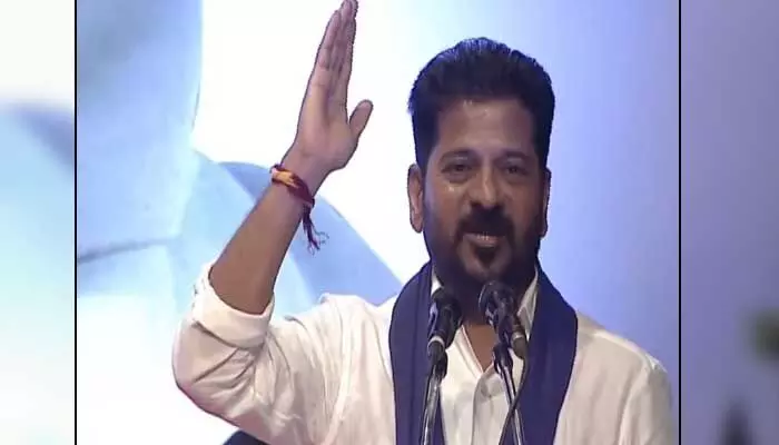 అందెశ్రీపైనా కుట్ర చేశారు.. సంతాపసభలో CM రేవంత్ హాట్ కామెంట్స్ అందెశ్రీపైనా కుట్ర చేశారు.. సంతాపసభలో CM రేవంత్ హాట్ కామెంట్స్