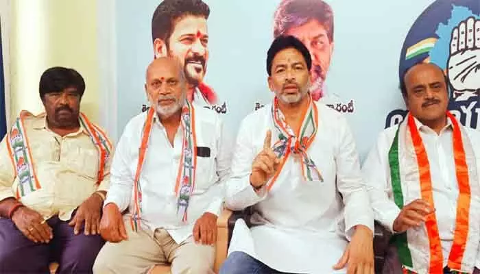 కేటీఆర్ భూ అక్రమాలపై విచారణ కోసం సీఎం కి లేఖ : INTUC జిల్లా అధ్యక్షుడు కొలుకూరు నరసింహారెడ్డి కేటీఆర్ భూ అక్రమాలపై విచారణ కోసం సీఎం కి లేఖ : INTUC జిల్లా అధ్యక్షుడు కొలుకూరు నరసింహారెడ్డి
