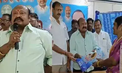 ఇందిరమ్మ చీరల పంపిణీలో పాల్గొన్న బీఆర్ఎస్ ఎమ్మెల్యే