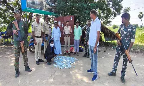 మ‌హారాష్ట్ర‌లో దేశీ దార్ మ‌ద్యం ప‌ట్టివేత