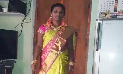 మైక్రో ఫైనాన్స్ వేధింపుల‌తో మ‌హిళా ఆత్మ‌హ‌త్య‌..!