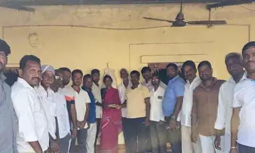మృతుని కుటుంబానికి ఆర్థిక సహాయం