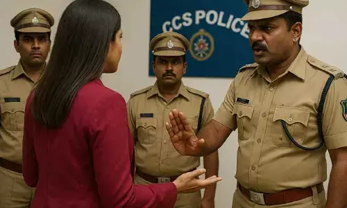 సైబర్ ఎటాక్ జరిగిందని వెళ్తే లేడీ యాంకర్‍పై సీసీఎస్ పోలీసుల దౌర్జన్యం!