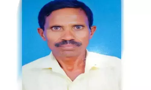 అప్పుల బాధతో కూలీ ఆత్మహత్య