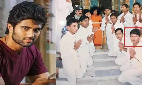 నాకు పేరు స్వామియే పెట్టారు! సత్యసాయితో చిన్ననాటి ఫోటో షేర్ చేసిన విజయ్ ఆసక్తికర ట్వీట్