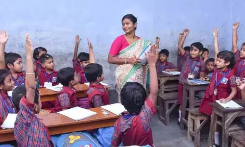 5 జిల్లాలోని ప్రభుత్వ స్కూళ్లలో.. 1500 మంది విద్యావాలంటీర్లు