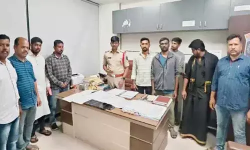 ఫేక్ సర్టిఫికెట్ల తయారీ ముఠా గుట్టురట్టు.. ఐదుగురు నిందితులు అరెస్ట్