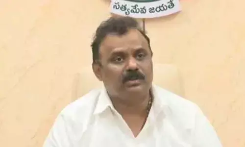 రాజముద్రతో పట్టాదారు పాస్ పుస్తకాల పంపిణీ