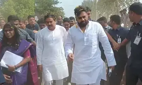 ఏలూరు జిల్లాలో పవన్ పర్యటన.. లక్ష్మీనరసింహస్వామికి పట్టువస్త్రాలు సమర్పణ