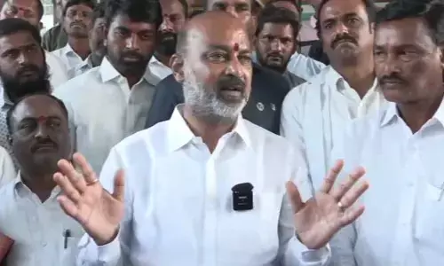 Bandi Sanjay:  పేదలు చావాల్సిందేనా?: బండి సంజయ్