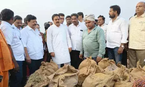 ఏపీ రైతుల‌కు శుభ‌వార్త‌..ధాన్యం కొనుగోళ్లపై కీల‌క ప్ర‌క‌ట‌న