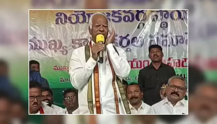 రాజీనామా చేయను.. కుండబద్దలు కొట్టిన కడియం శ్రీహరి రాజీనామా చేయను.. కుండబద్దలు కొట్టిన కడియం శ్రీహరి