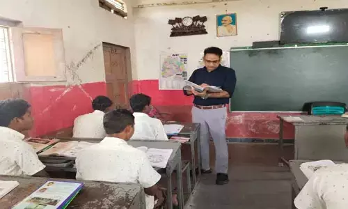 ఉపాద్యాయునిగా మారిన పీఓ
