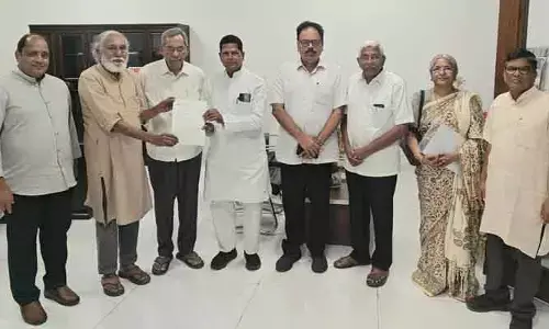 డాక్టర్ జీ. చిన్నారెడ్డితో ఆది ధ్వని ఫౌండేషన్ ప్రతినిధులు, ప్రముఖులు భేటీ