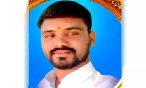 ఉరివేసుకుని యువకుడు ఆత్మహత్య