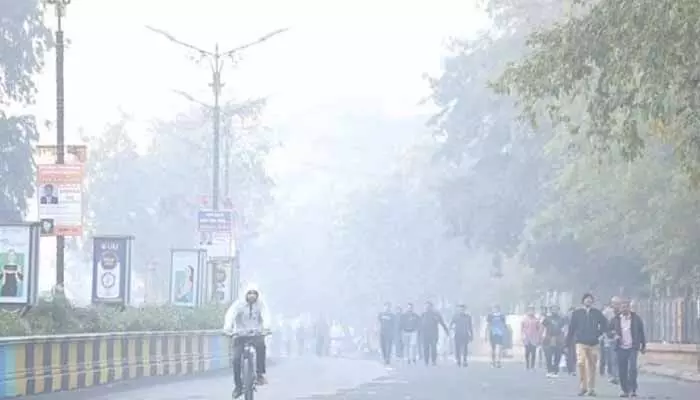 తుపాన్ ఎఫెక్ట్.. పెరిగిన పగటి ఉష్ణోగ్రతలు తుపాన్ ఎఫెక్ట్.. పెరిగిన పగటి ఉష్ణోగ్రతలు