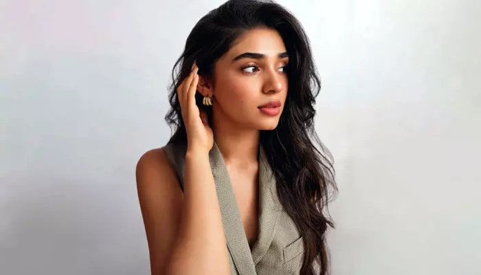 సైన్స్ ఫిక్షన్ & రొమాంటిక్ కామెడీగా లవ్ ఇన్సూరెన్స్ కంపెనీ సైన్స్ ఫిక్షన్ & రొమాంటిక్ కామెడీగా లవ్ ఇన్సూరెన్స్ కంపెనీ