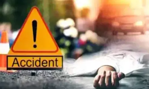 కారు బైకు ఢీ.. డీసీఎం కింద పడిన‌ వ్య‌క్తి ప‌రిస్తితి విష‌మం