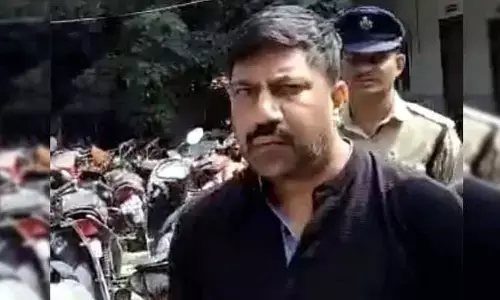 నగరంలో నకిలీ ఐపీఎస్ హంగామా.. జవాన్లుగా ఇద్దరు రిటైర్డ్ CRPF