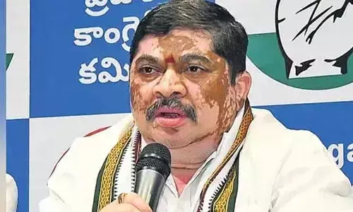 Ponnam: వారి ట్రాప్‍లో పడకండి.. బీసీ సంఘాలకు మంత్రి పొన్నం కీలక విజ్ఞప్తి