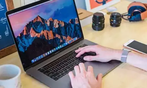 Apple Macbook: సగం ధరకే లభిస్తున్న యాపిల్ మ్యాక్‌బుక్ ఎయిర్ ఎం4