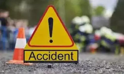 ఏపీ సచివాలయం వద్ద తప్పిన ముప్పు