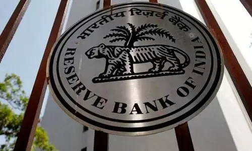 RBI: ఆర్‌బీఐ కీలక రేట్లను 5.25 శాతానికి తగ్గించే అవకాశం: ఆర్థికవేత్తలు