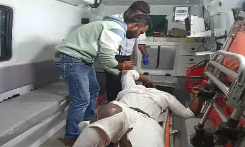 కారు.. స్కూటీ ఢీ