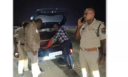 రేణికుంట లో చెక్ పోస్ట్ ఏర్పాటు